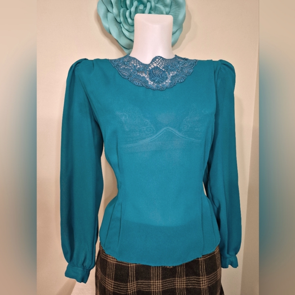 Pretty Blue Vintage Blouse 1970s Lace Neckline Shoulder pads Office Secretary